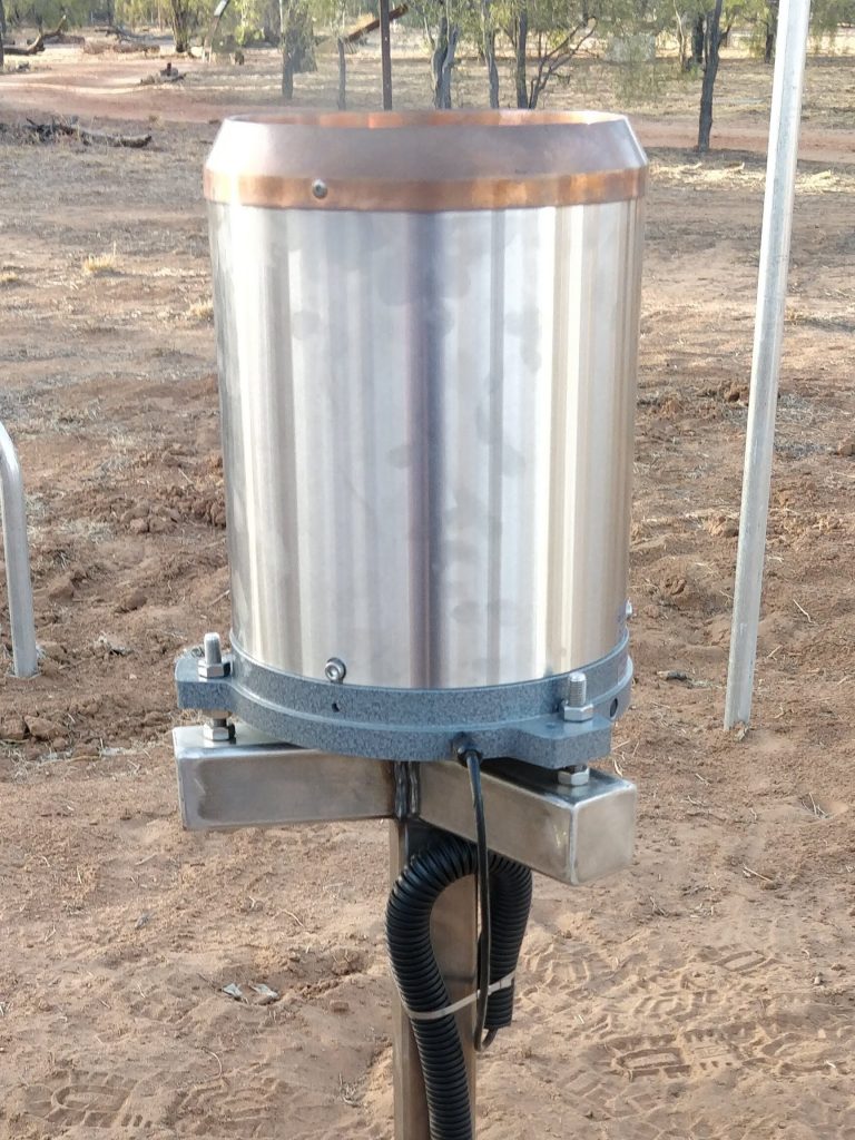 Tipping bucket rain guage exterior BOM and MET specifications